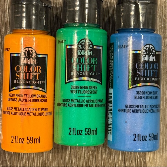 FolkArt Color Shift and BLACKLIGHT Acrylic Paints 2 oz Waterproof/Color Changing - Picture 3 of 9